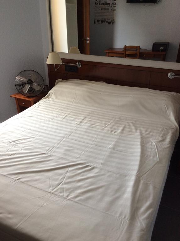 Hotel Paname Clichy Buitenkant foto