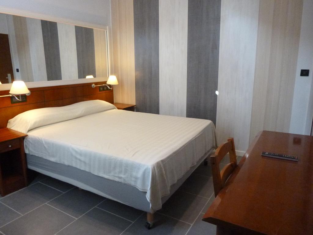 Hotel Paname Clichy Kamer foto