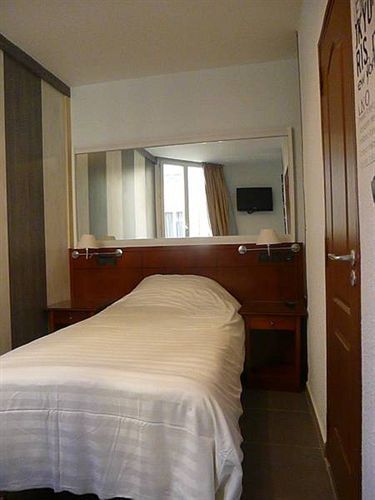 Hotel Paname Clichy Buitenkant foto
