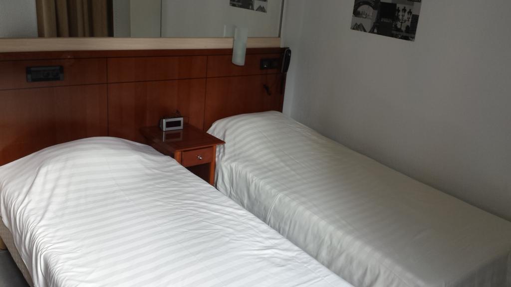 Hotel Paname Clichy Buitenkant foto